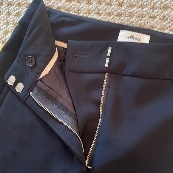 Wilfred Aritzia Jallade Pants with side stripes - Picture 6 of 8